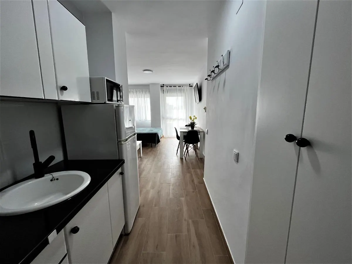 Ver7 - Estudio, Wifi, Fire Stick Amazon, Terraza, Vistas Al Mar, Piscina Torremolinos 0*,  España